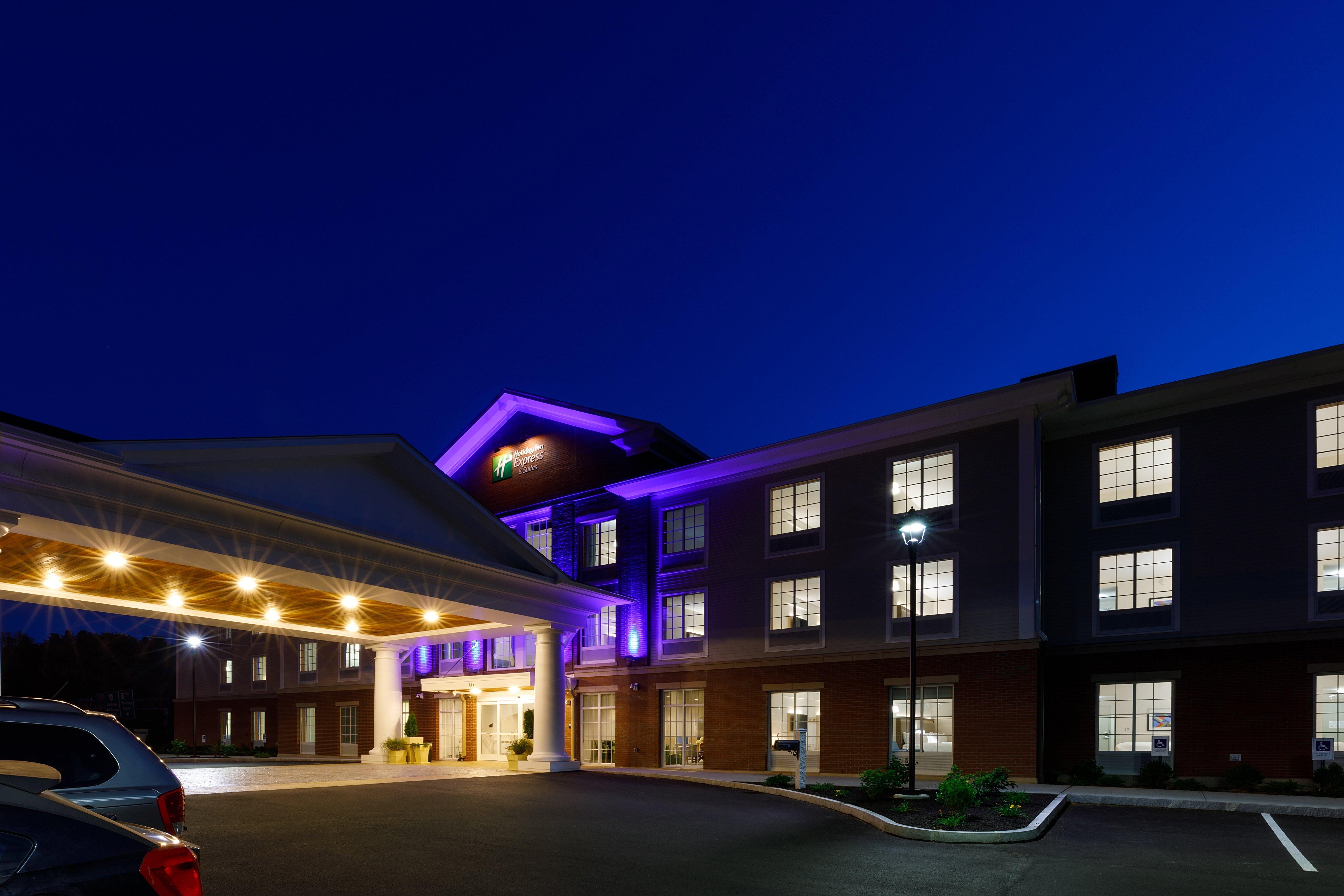 Holiday Inn Express & Suites - Sturbridge By Ihg Exterior photo