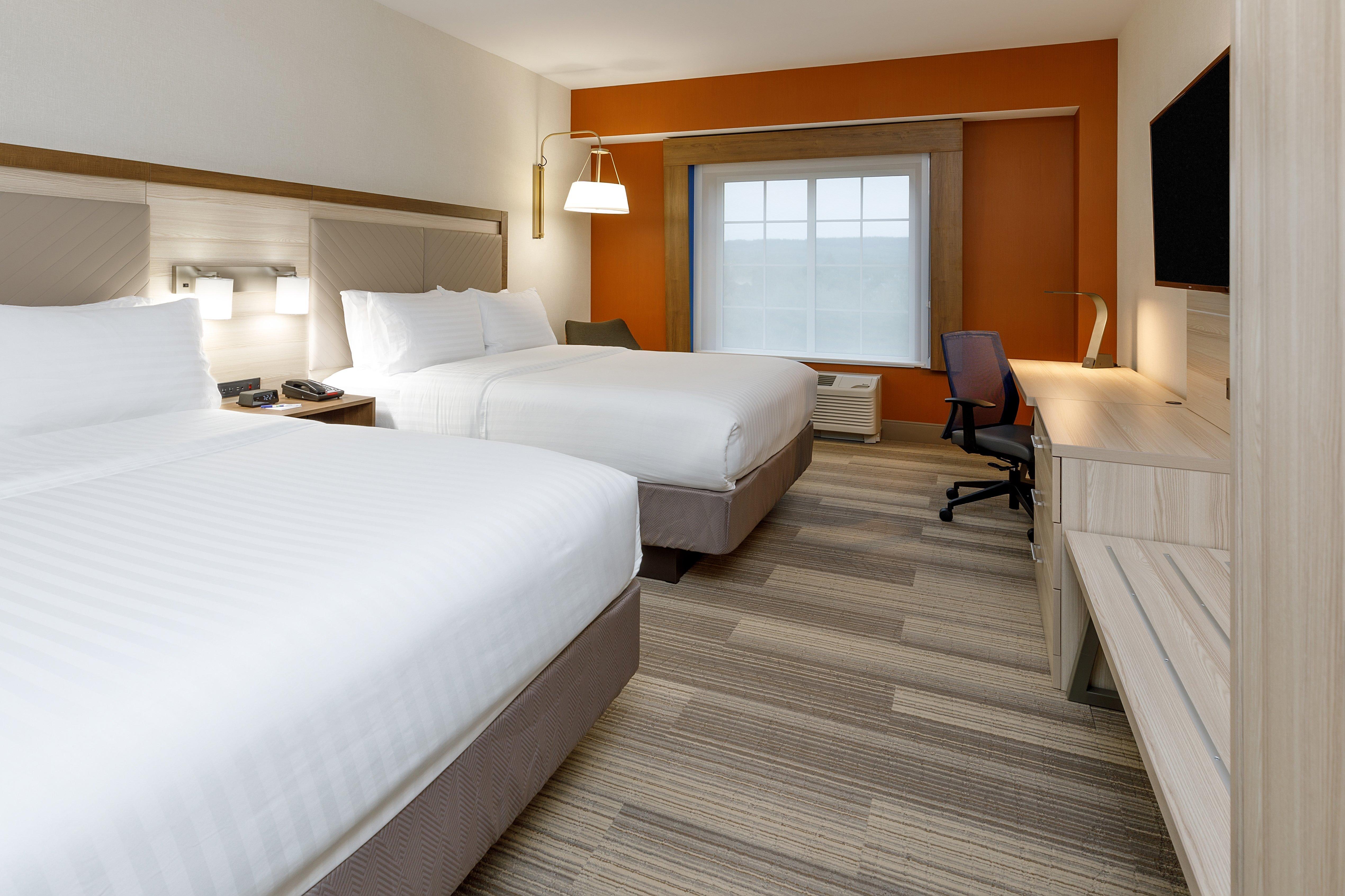 Holiday Inn Express & Suites - Sturbridge By Ihg Exterior photo